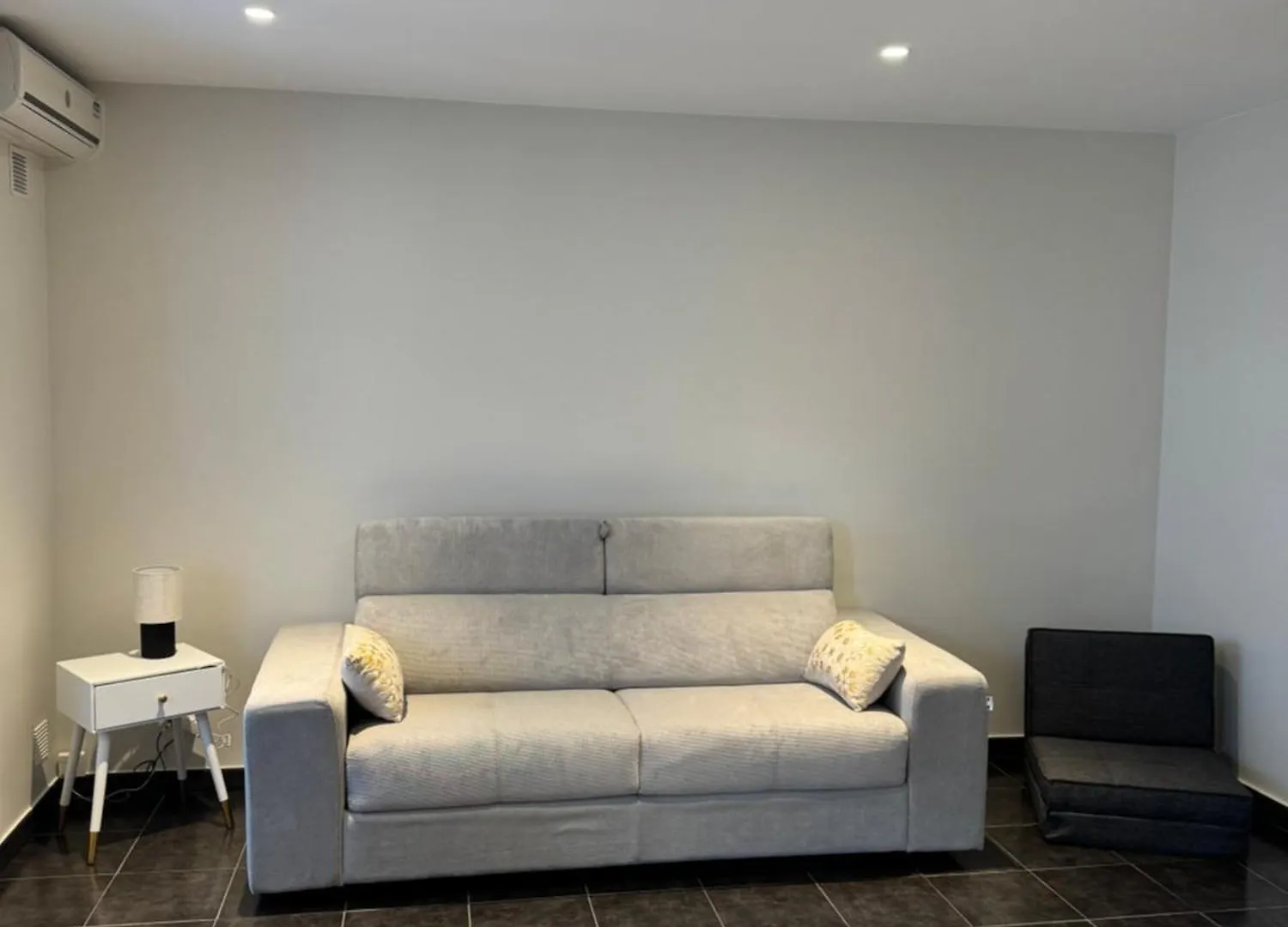Studio Charmant Cannes 0*,  Frankrike